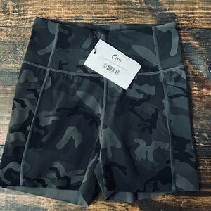 Zyia Biker Shorts XS NWT